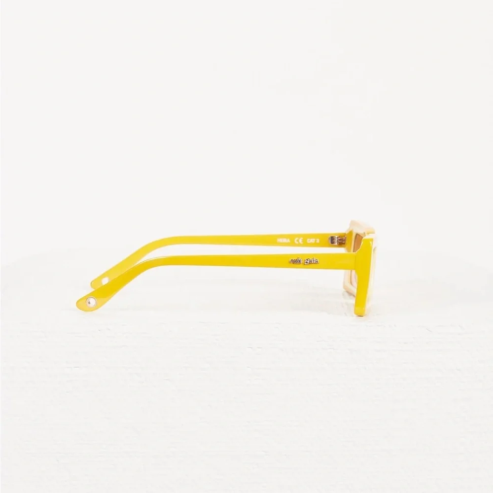 Hera Sunglasses | Canary - Picture 4 of 8